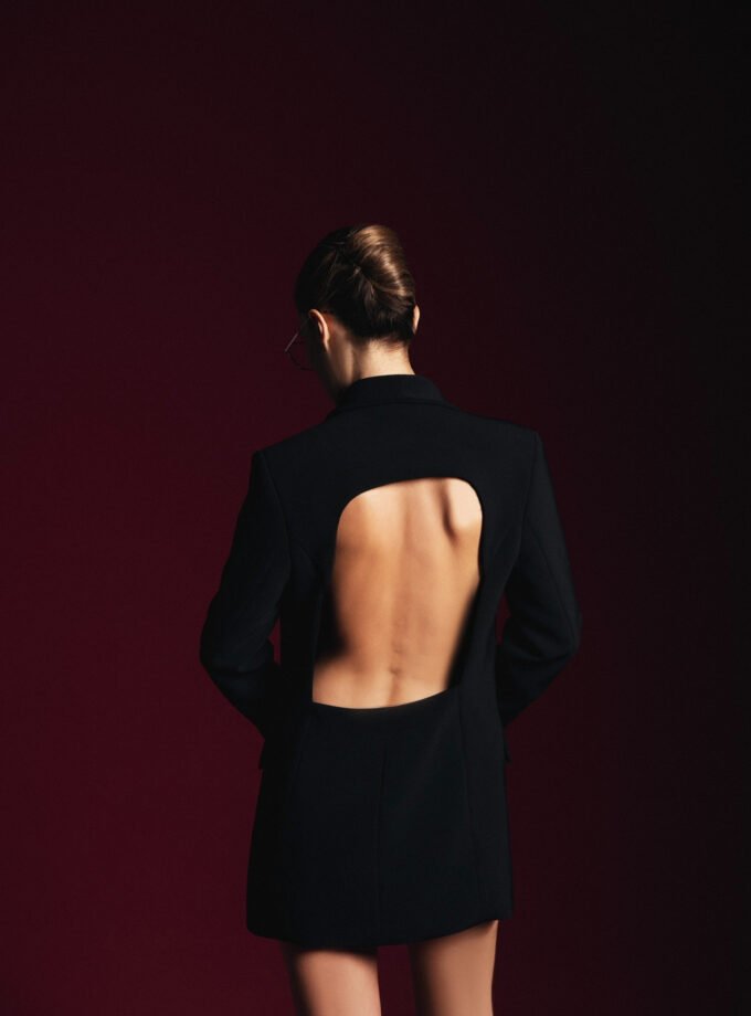 Open-back blazer